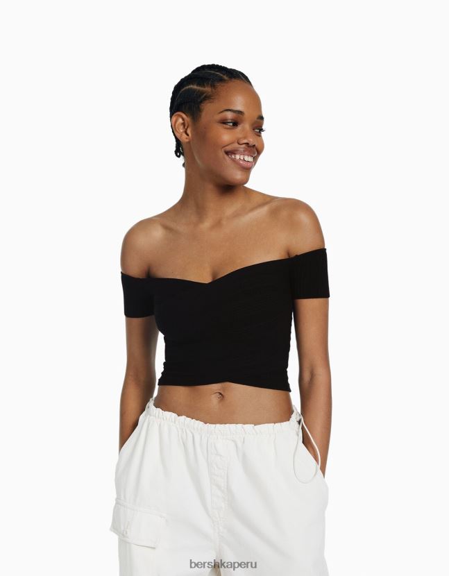 negro Bershka mujer top de punto de manga corta con detalle cruzado 806J6B412