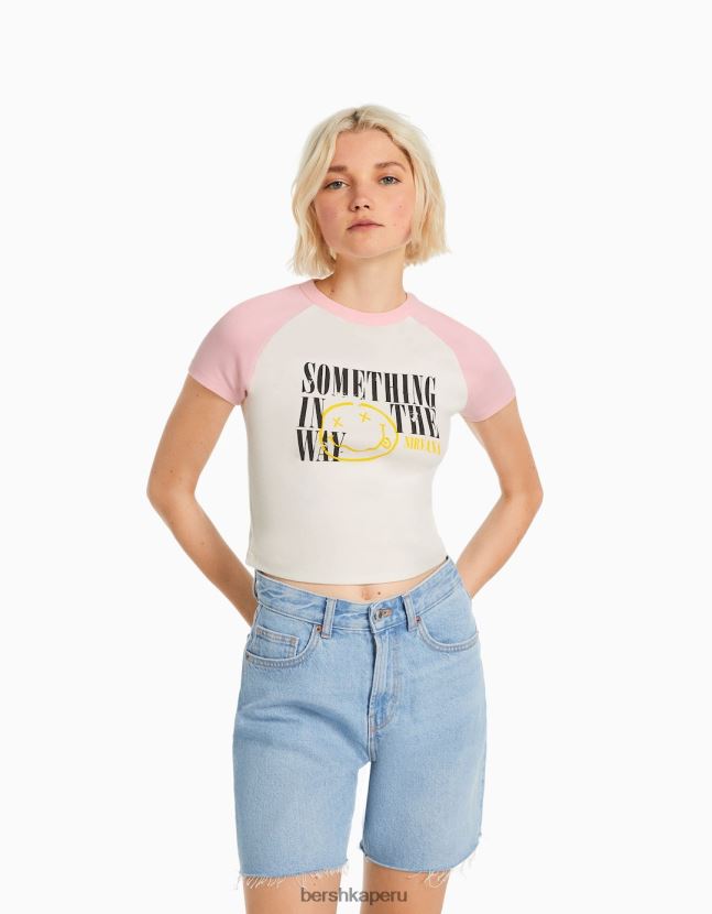 rosa Bershka mujer camiseta con estampado de nirvana y mangas raglán cortas 806J6B470