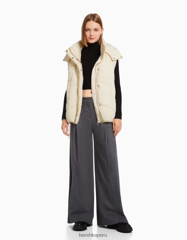 crema Bershka mujer chaleco acolchado de nailon oversize con capucha 806J6B1151