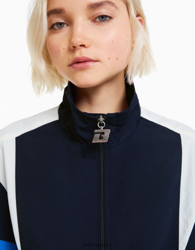 azul Bershka mujer chamarra oversize de nailon con diseño colour block 806J6B1108