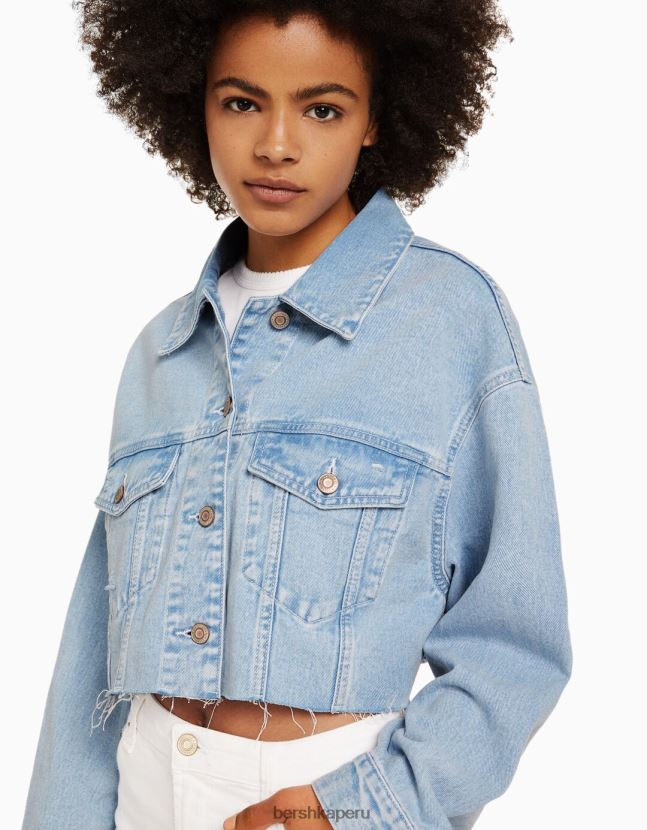azul claro Bershka mujer chamarra de mezclilla corta 806J6B1103