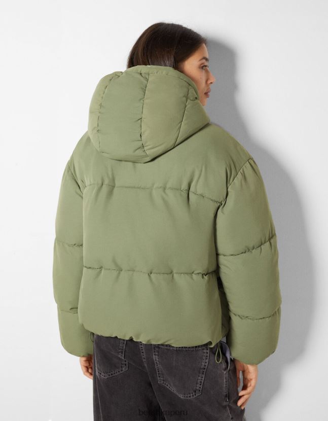 caqui Bershka mujer chamarra capitonada oversize con capucha 806J6B1130