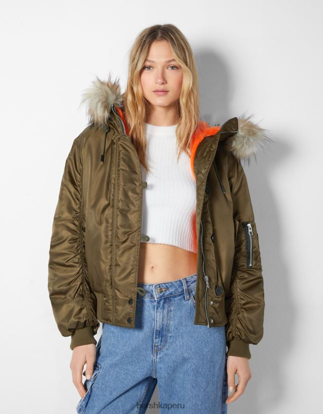 caqui Bershka mujer chaqueta parka recortada con capucha de pelo sintético 806J6B1142