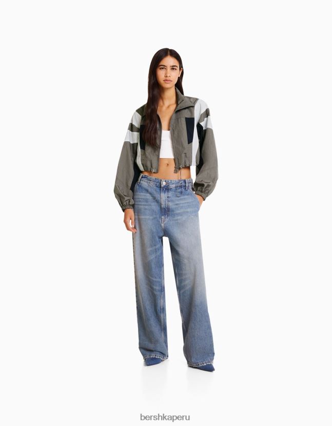 gris Bershka mujer chamarra corta de nailon con diseño colour block 806J6B1110