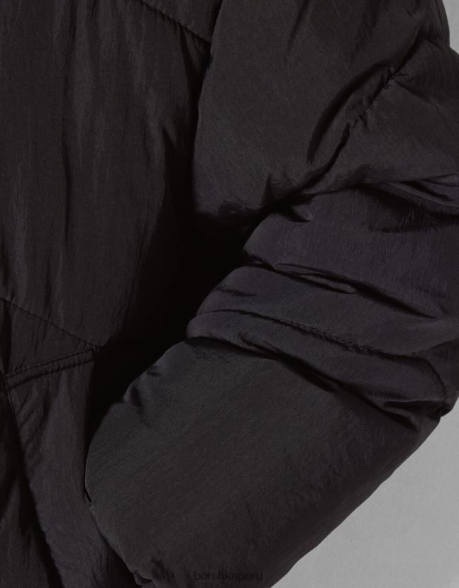 negro Bershka mujer chamarra acolchada oversize de nailon 806J6B1127
