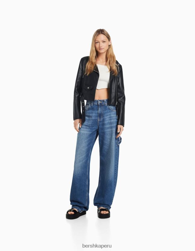 negro Bershka mujer chamarra biker de piel sintética con cinturón 806J6B1095