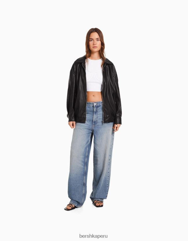 negro Bershka mujer chaqueta dad fit de piel sintética 806J6B1098