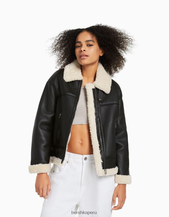 negro Bershka mujer chaqueta larga de piel sintética de doble faz 806J6B1141