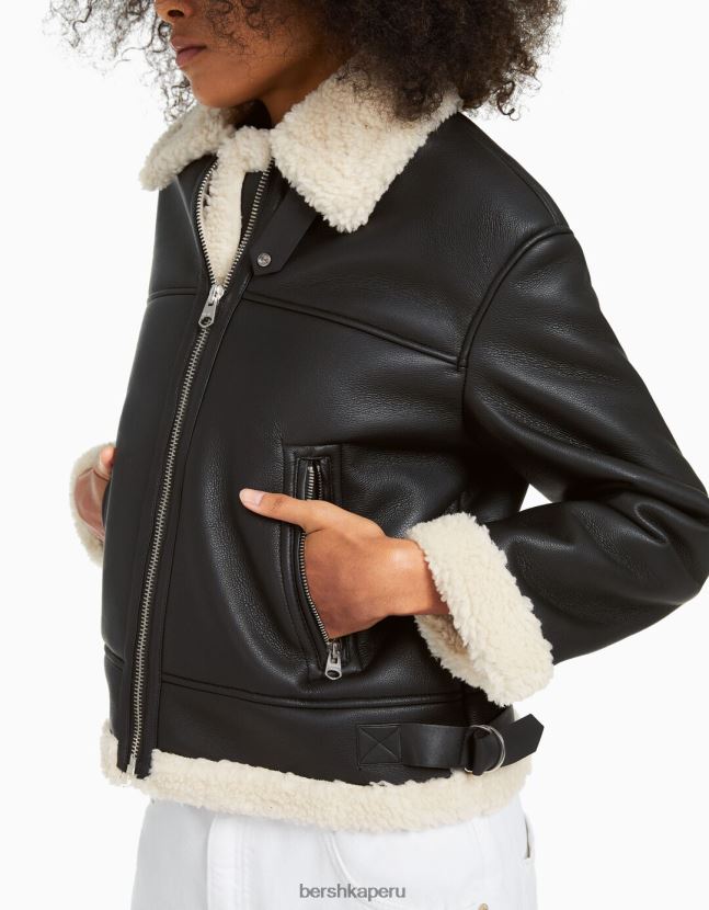 negro Bershka mujer chaqueta larga de piel sintética de doble faz 806J6B1141