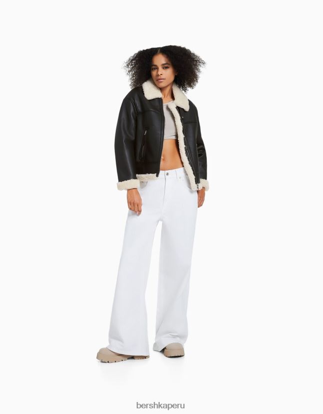 negro Bershka mujer chaqueta larga de piel sintética de doble faz 806J6B1141