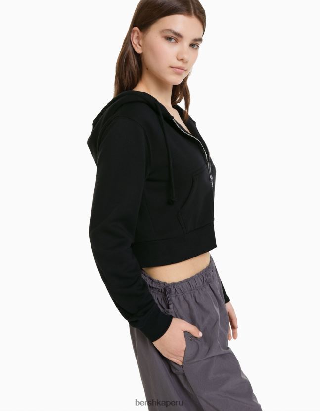 gris oscuro Bershka mujer sudadera corta con cremallera 806J6B1268