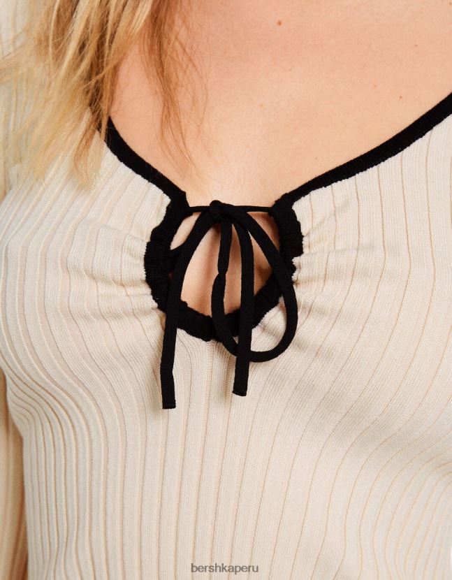 crema Bershka mujer suéter de canalé de manga larga con escote de lazo 806J6B1027
