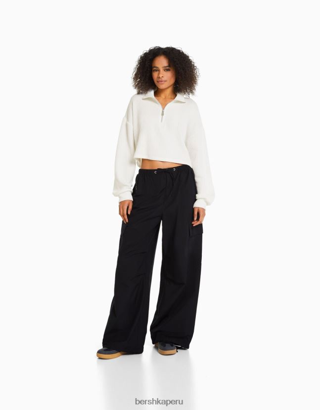 crema Bershka mujer suéter de punto con cuello alto y cremallera 806J6B1045