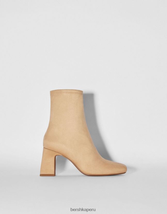 camello Bershka mujer botines ajustados con tacón alto 806J6B2281