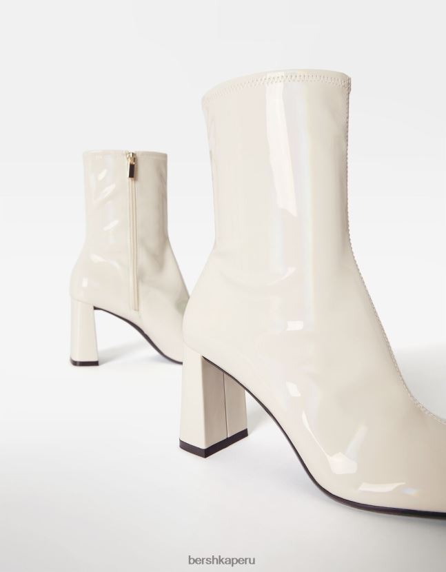 crudo Bershka mujer botines ajustados de charol con tacón alto 806J6B2320