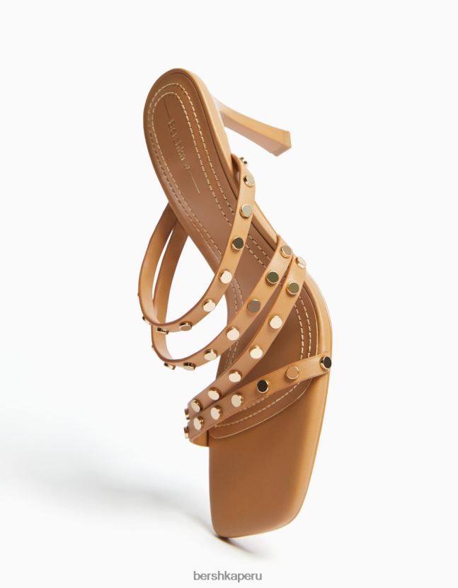 arena Bershka mujer sandalias de tacón con correas con tachuelas 806J6B2140