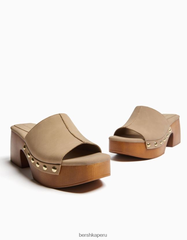 arena Bershka mujer zuecos de plataforma con tachuelas 806J6B2153