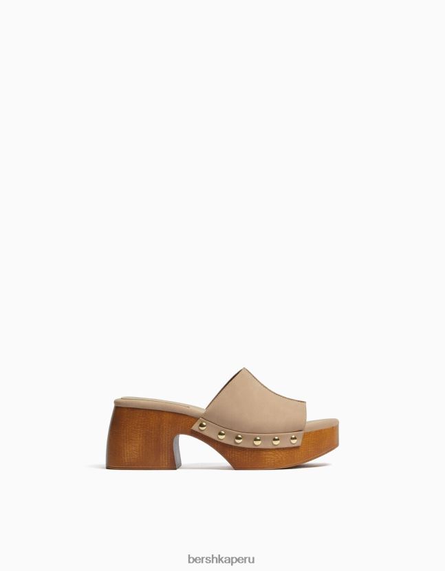 arena Bershka mujer zuecos de plataforma con tachuelas 806J6B2153