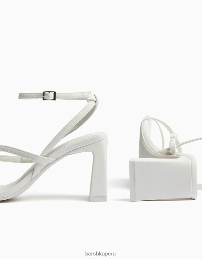 blanco Bershka mujer sandalias de tiras con tiras en el tobillo 806J6B2167