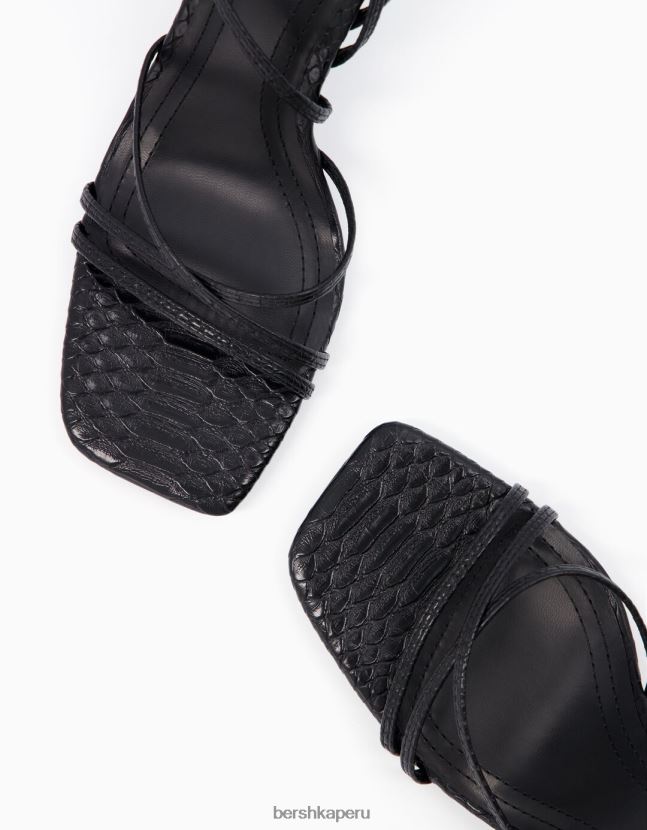 negro Bershka mujer sandalias de tacón alto con estampado animal grabado y cordones 806J6B1836