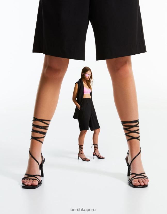 negro Bershka mujer sandalias de tacón alto con estampado animal grabado y cordones 806J6B2175