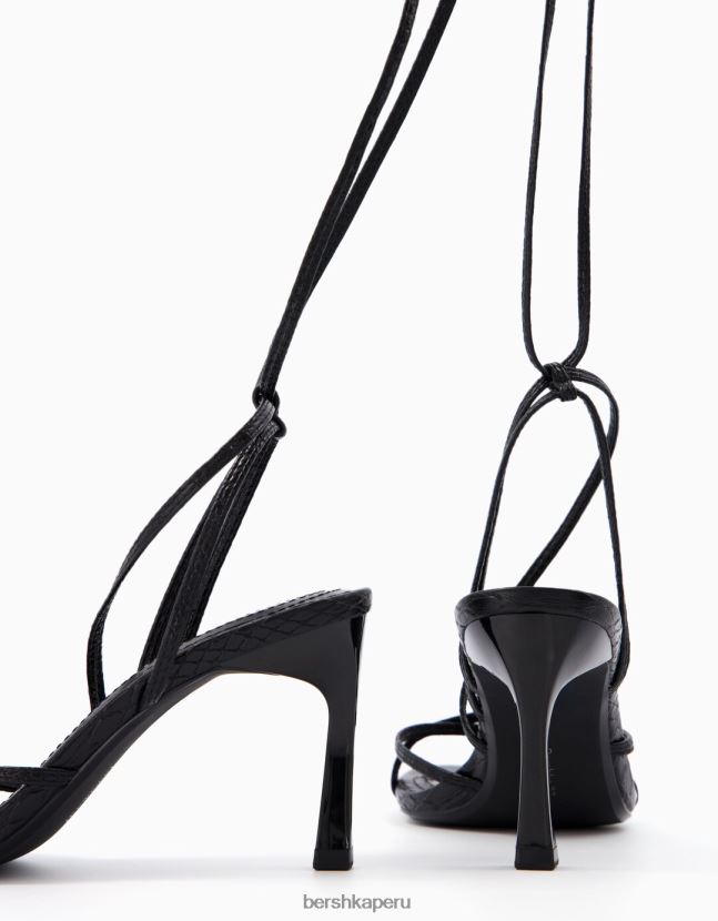 negro Bershka mujer sandalias de tacón alto con estampado animal grabado y cordones 806J6B2175