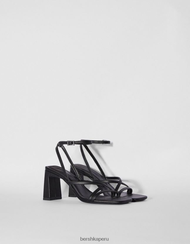 negro Bershka mujer sandalias de tiras con tiras en el tobillo 806J6B2160