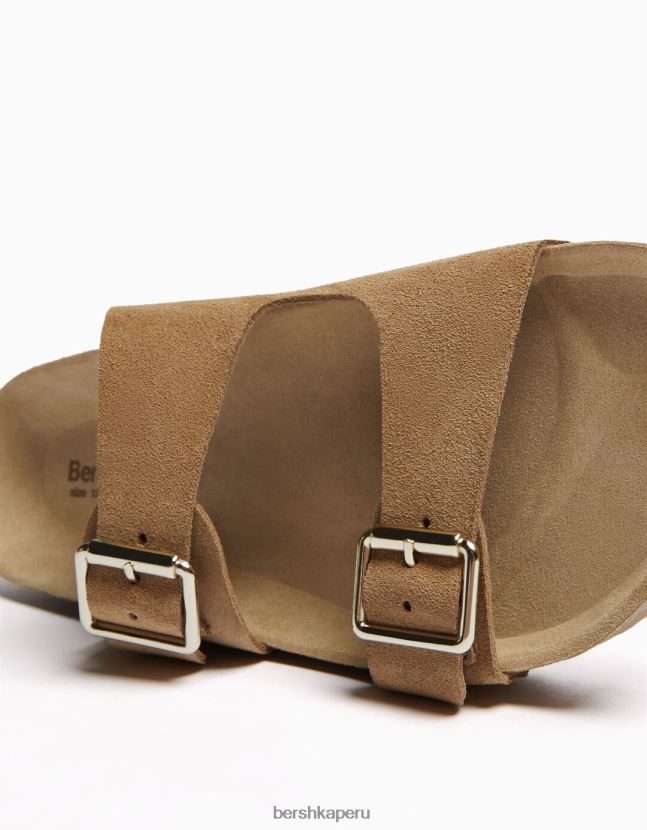 arena Bershka mujer sandalias planas con hebilla de cuero 806J6B2226