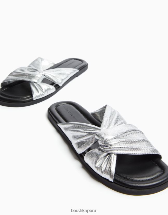 exclusivo Bershka mujer sandalias planas con detalle de nudo metalizado 806J6B2216