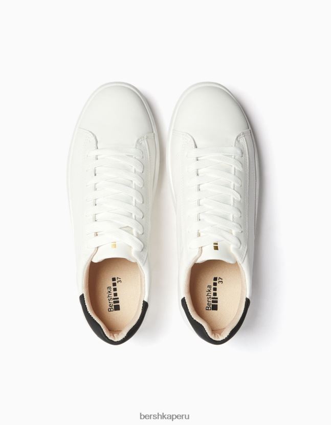 blanco Bershka mujer zapatillas deportivas con plataforma y detalle de tacón de color 806J6B2127
