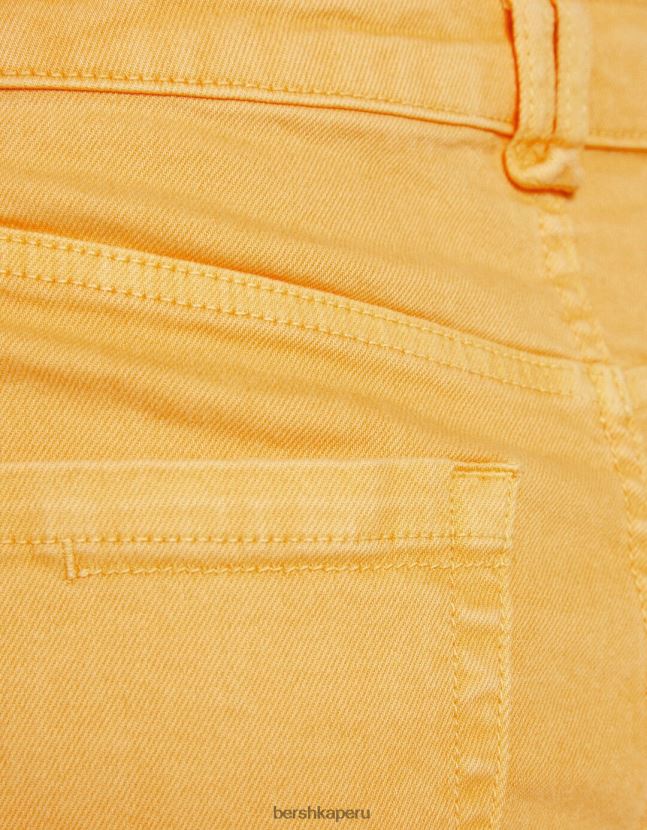amarillo Bershka unisexo shorts de sarga confort con dobladillos vueltos 806J6B4030