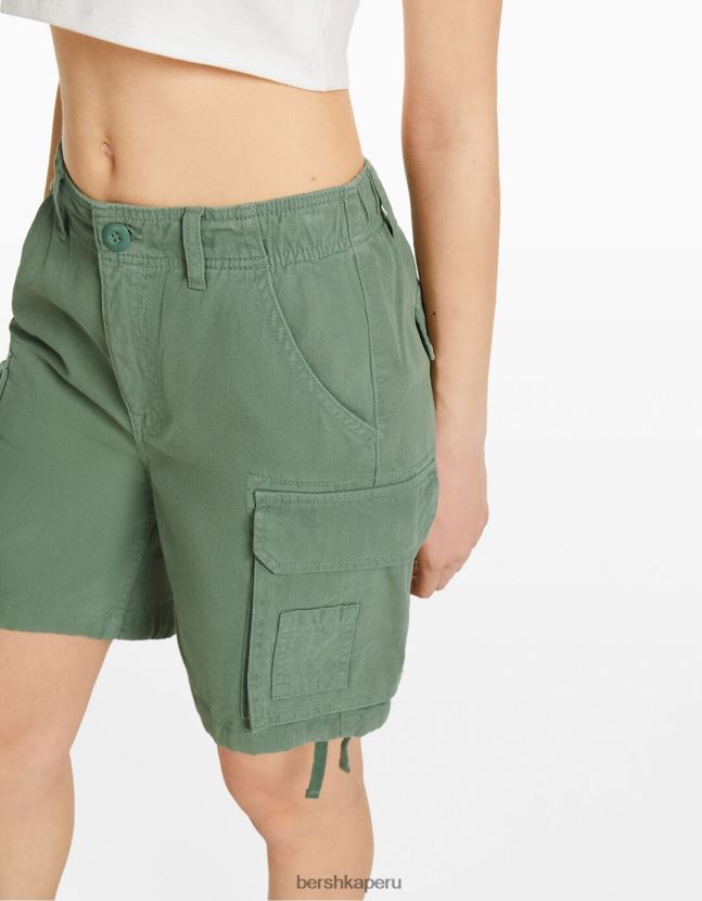 caqui Bershka unisexo bermudas cargo de algodón con tirantes 806J6B4024