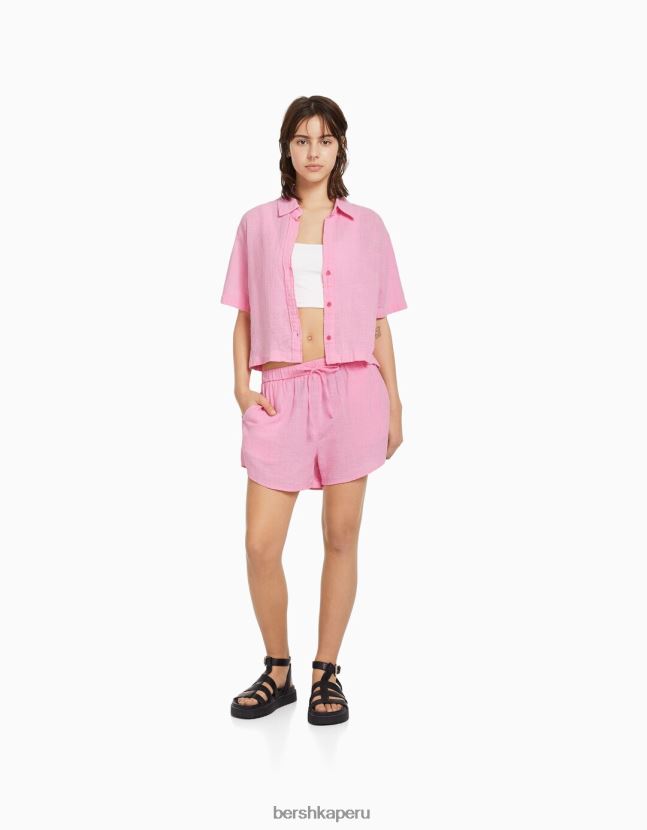 rosa Bershka unisexo shorts rústicos con elástico fruncido 806J6B4032