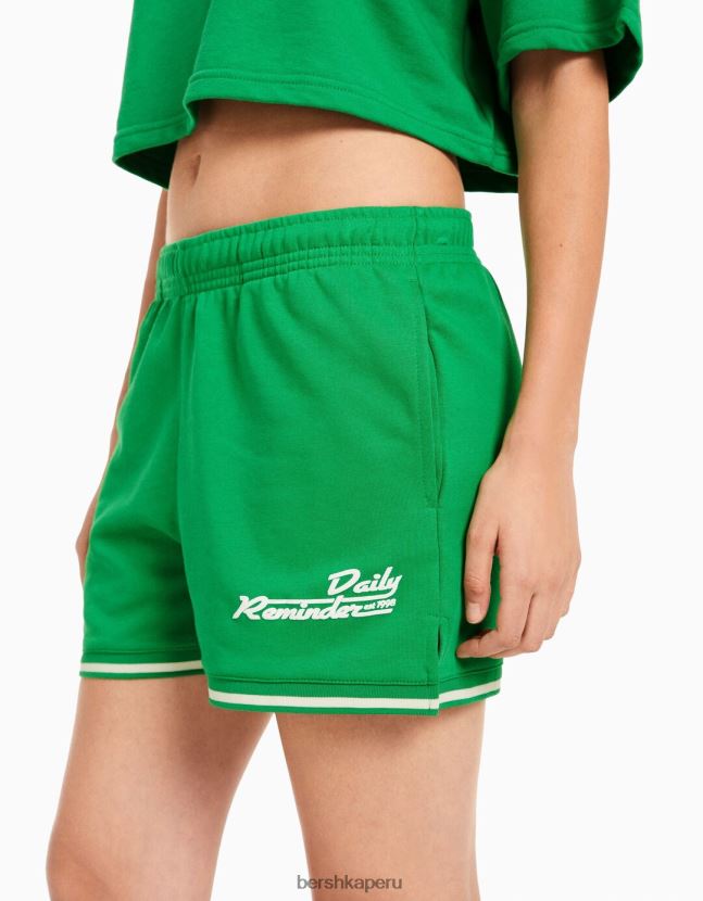 verde Bershka unisexo shorts de felpa estampados con ribetes 806J6B4062