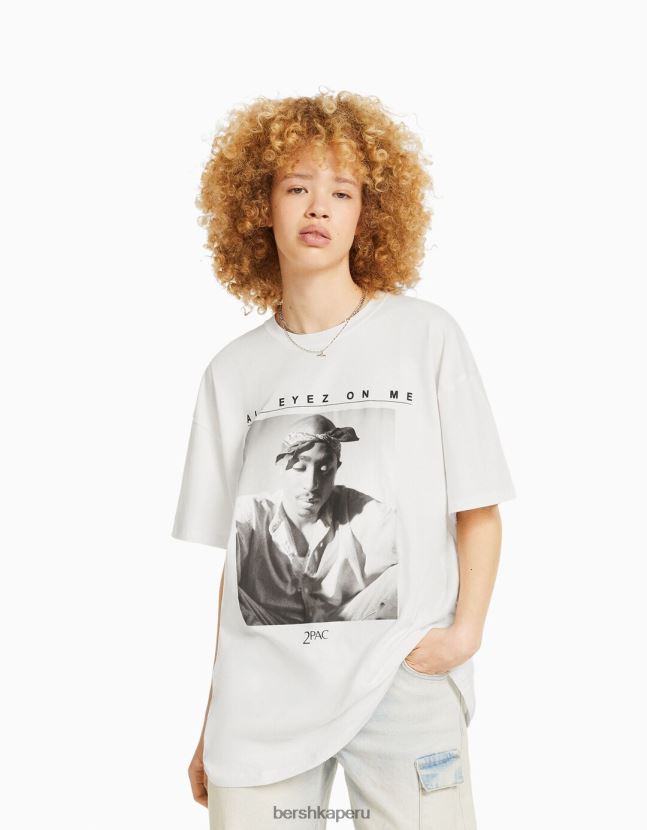 blanquecino Bershka unisexo camiseta tupac de manga corta de ajuste regular 806J6B3707