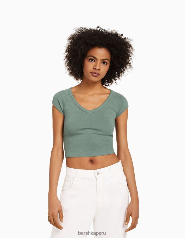 caqui Bershka unisexo camiseta corta ajustada con cuello en V y manga raglán 806J6B3814
