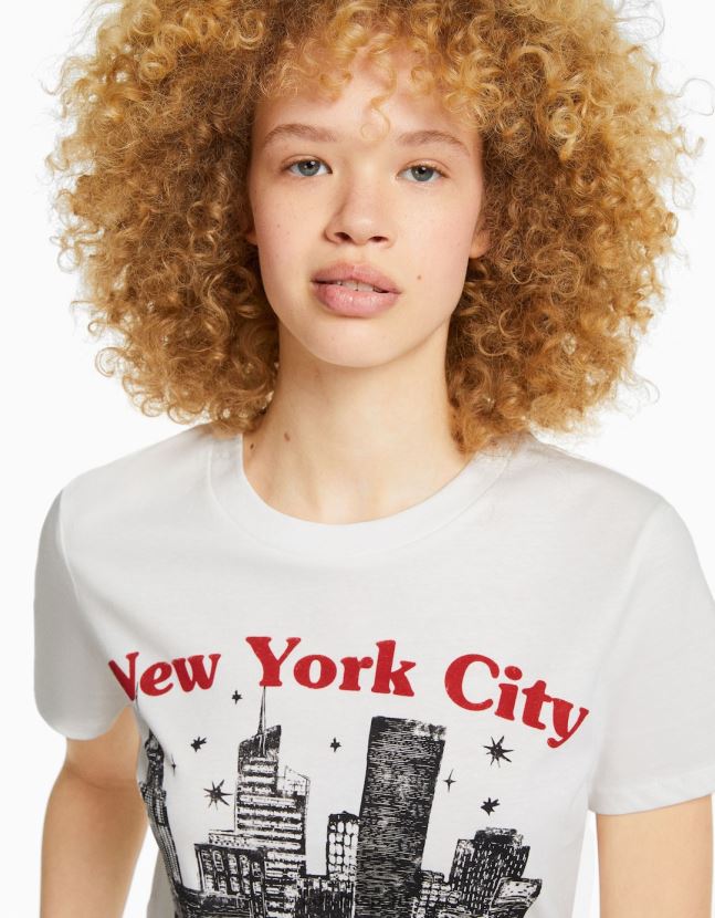 crema Bershka unisexo camiseta de manga corta con estampado 806J6B3743