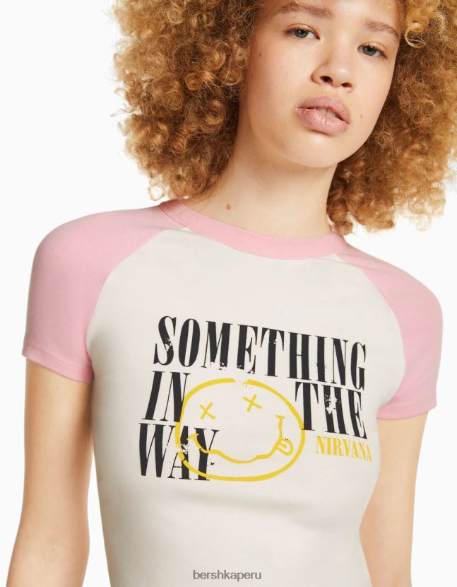 rosa Bershka unisexo camiseta con estampado de nirvana y mangas raglán cortas 806J6B3734