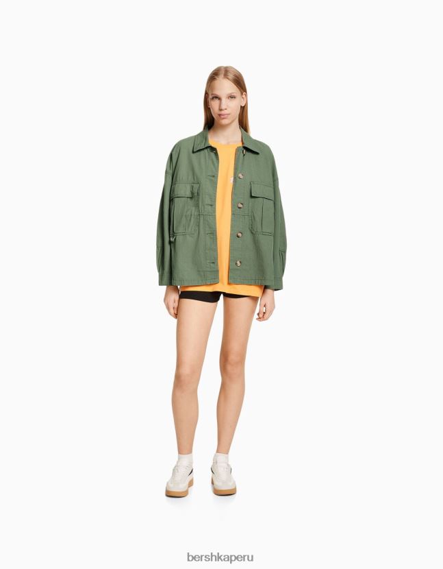 caqui Bershka unisexo sobrecamisa de manga larga de algodón con bolsillos 806J6B4163