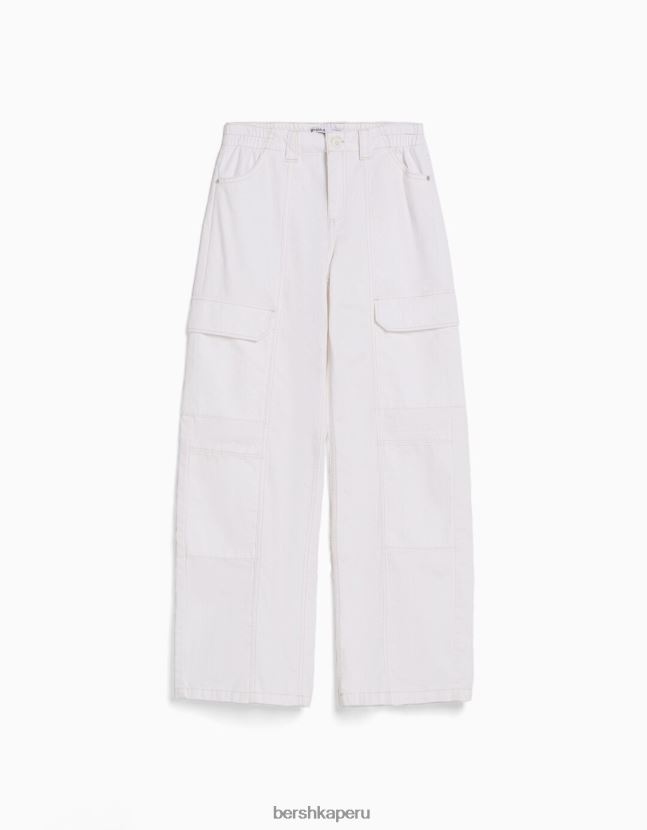 blanquecino Bershka unisexo pantalones cargo de algodón de tiro bajo con hilo en contraste 806J6B3902