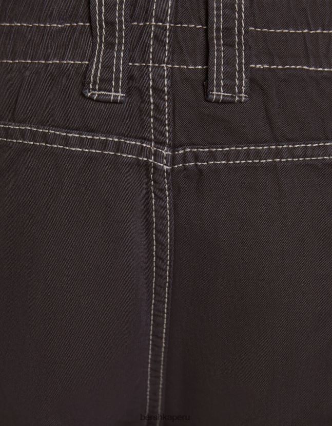 gris oscuro Bershka unisexo pantalones cargo de algodón de tiro bajo con hilo en contraste 806J6B3903
