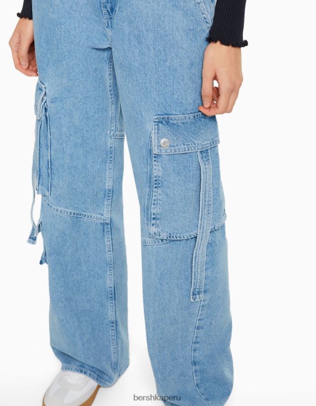 azul claro Bershka unisexo jeans cargo con múltiples bolsillos 806J6B3914