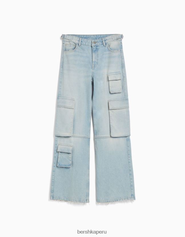 azul claro Bershka unisexo vaqueros cargo con varios bolsillos y efecto desteñido 806J6B3915