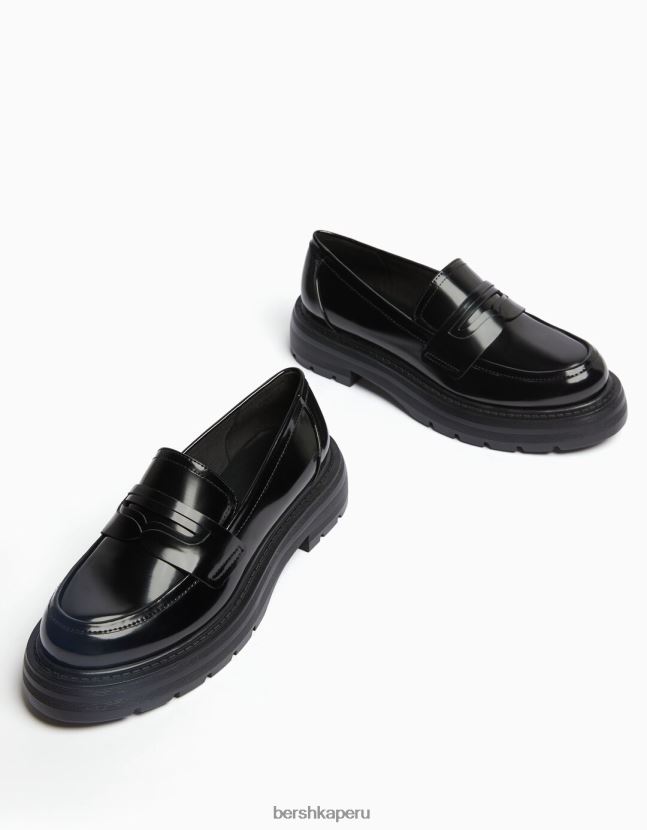negro Bershka unisexo mocasines con penny strap y suela track 806J6B4198